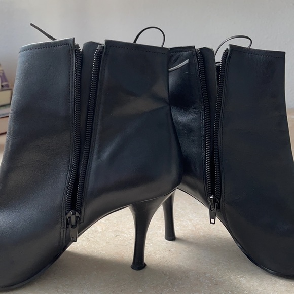 Ann Marino Pointed Lace Booties - Picture 8 of 9